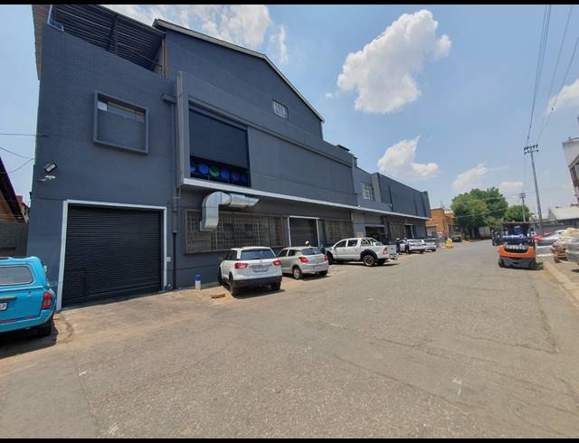 3,012M² WAREHOUSE FOR SALE IN OPHIRTON